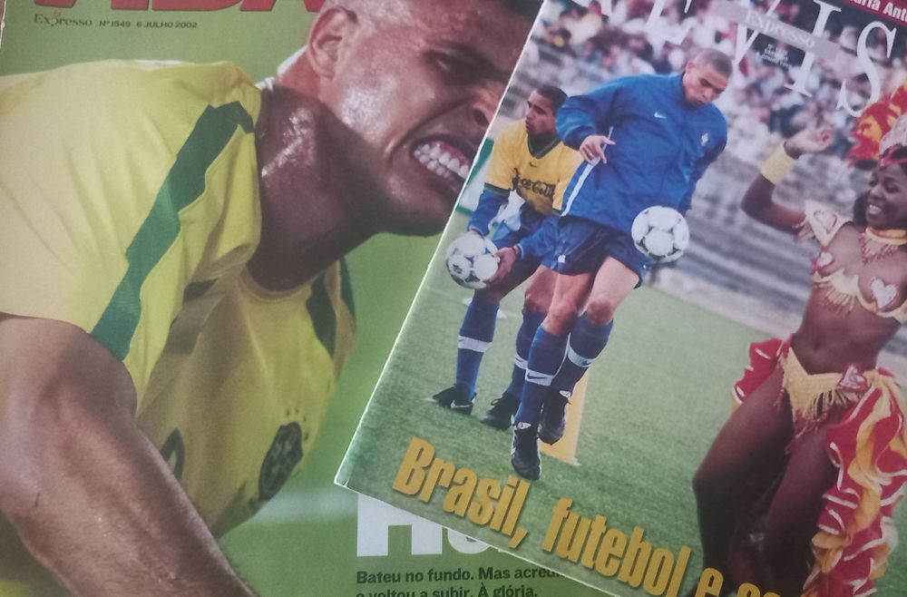 Ronaldo R9 em duas capas e revistas 1998 e 2002