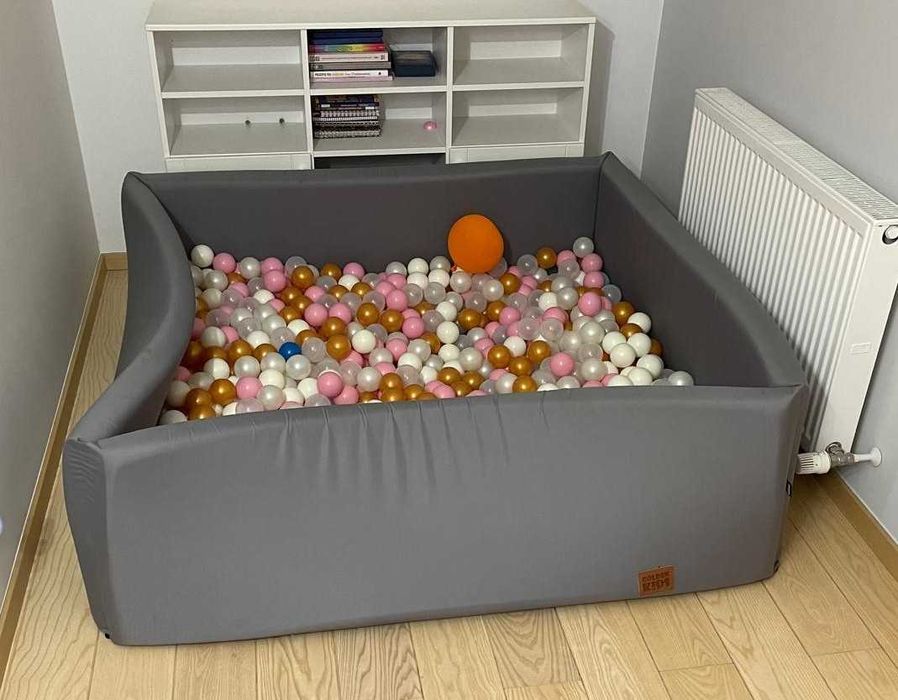 Suchy basen z kulkami dla dzieci Golden Kids 120x120 cm – stan idealny