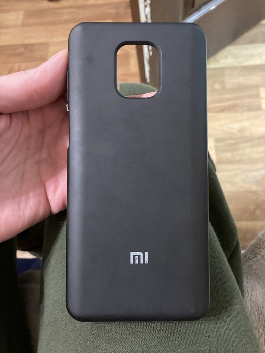 Продам силиконовый чехол Redmi 9 pro