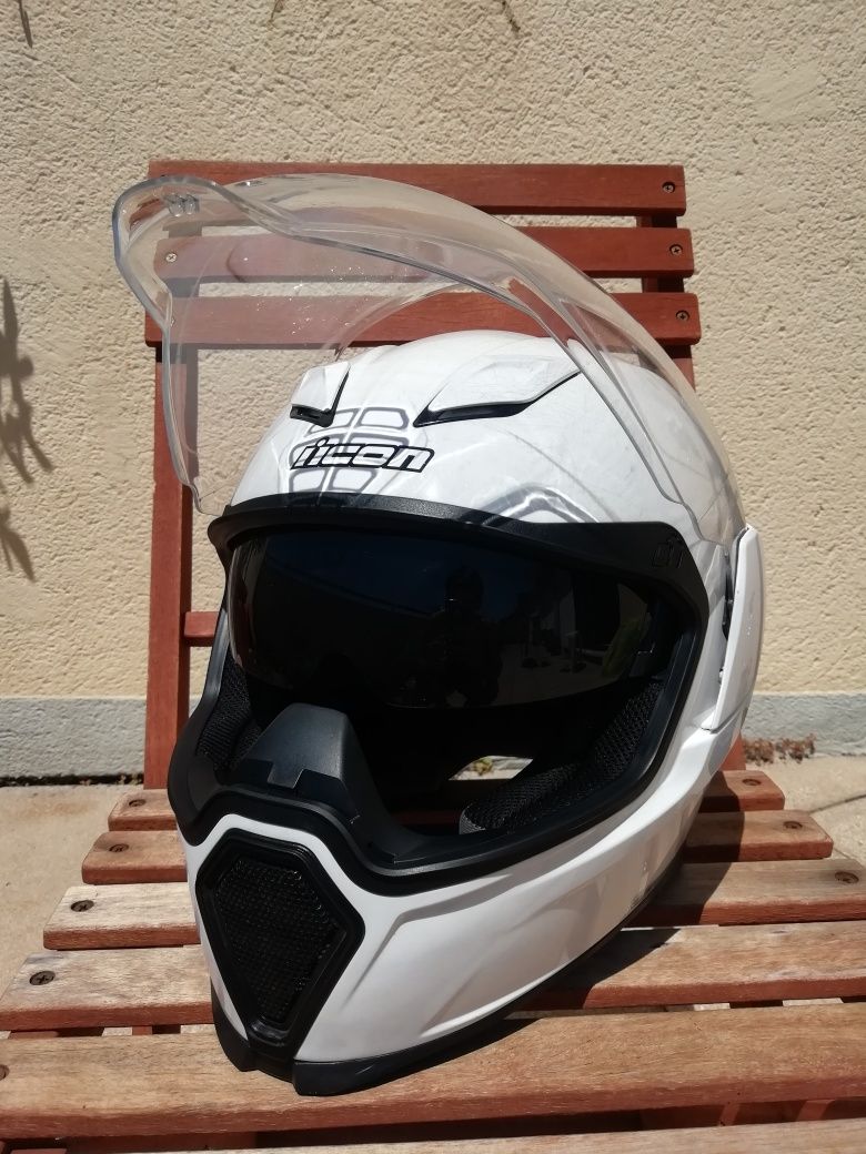 *Oportunidade* Capacete ICON Airflite L (59-60)