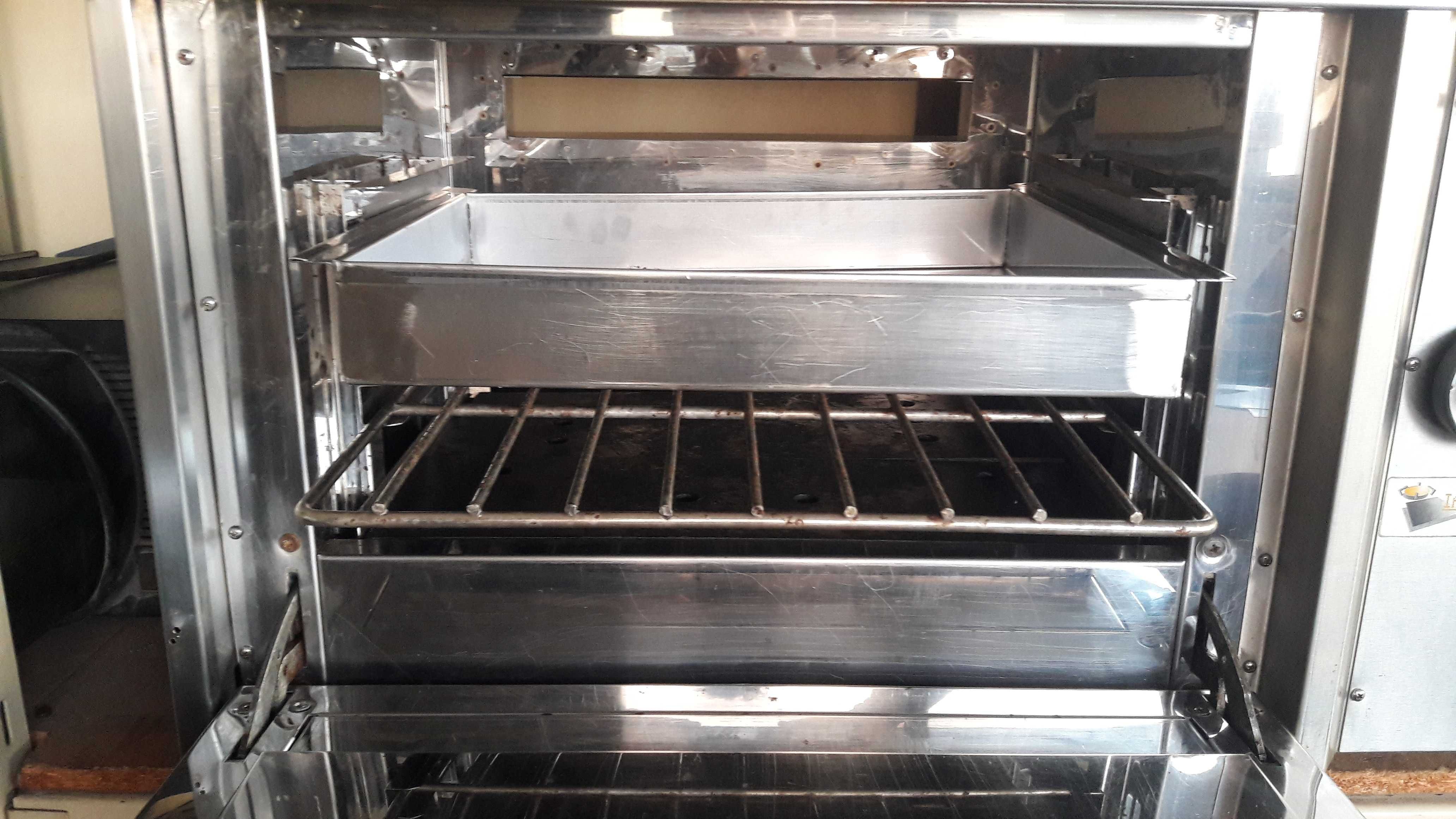 Forno a Gás em Aço Inox - Compacto e Funcional