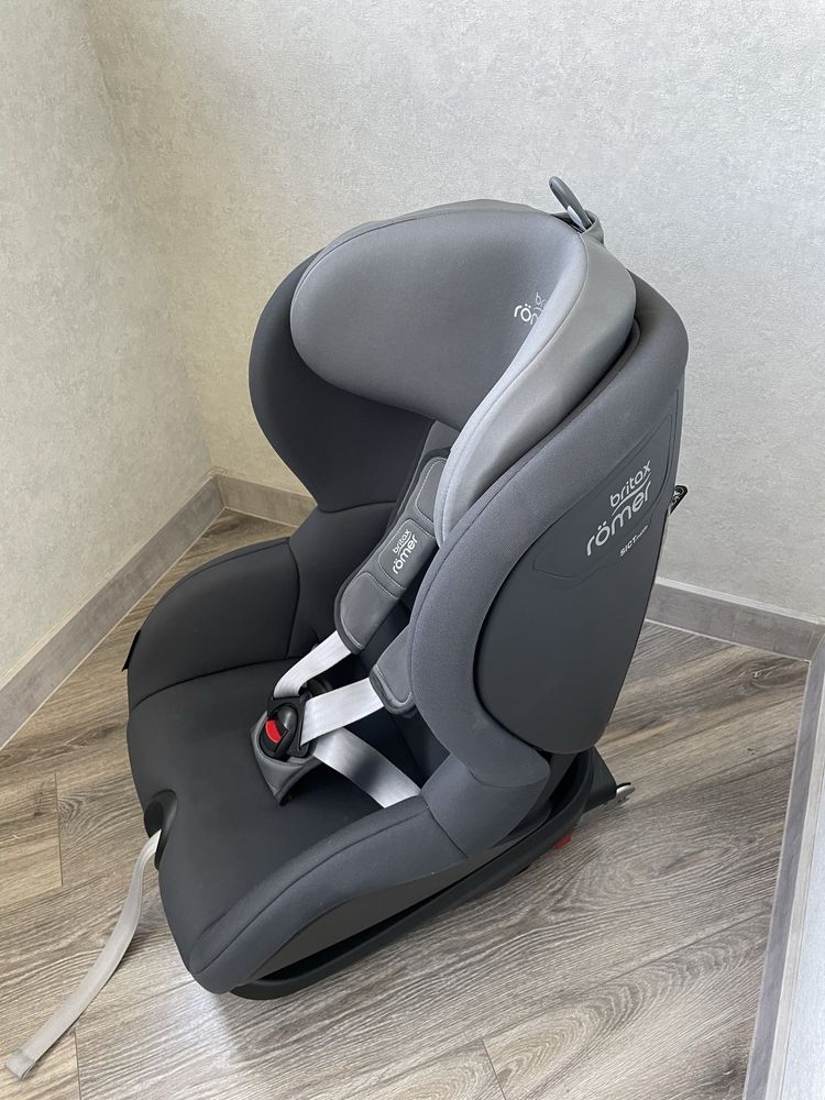Автокрісло Britax Römer TRIFIX2 i-SIZE (Storm Grey)