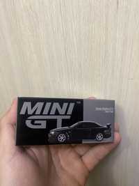 Mini GT nissan skyline GT-R