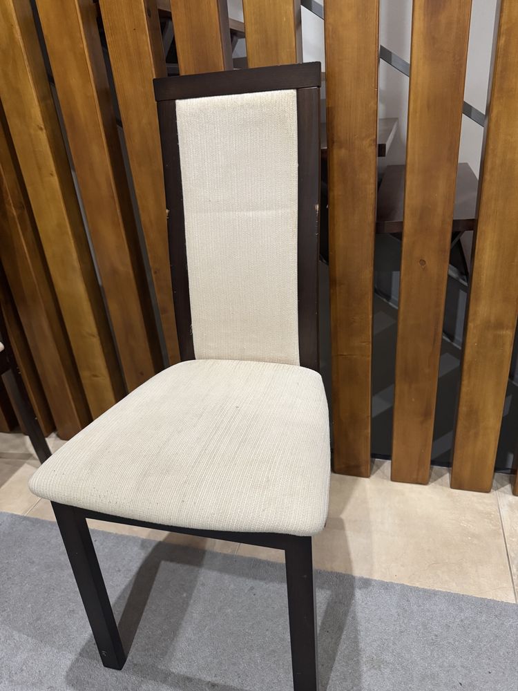 Mesa de jantar com tampo de vidro