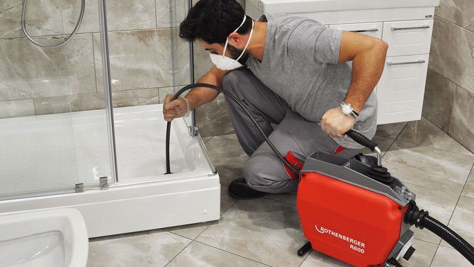 Сантехник, Замена труб, установка и ремонт бойлера, замена униаза