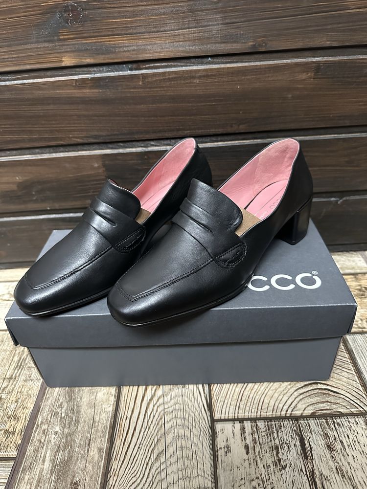 Шкіряні туфлі Ecco Shape Sculpted 36