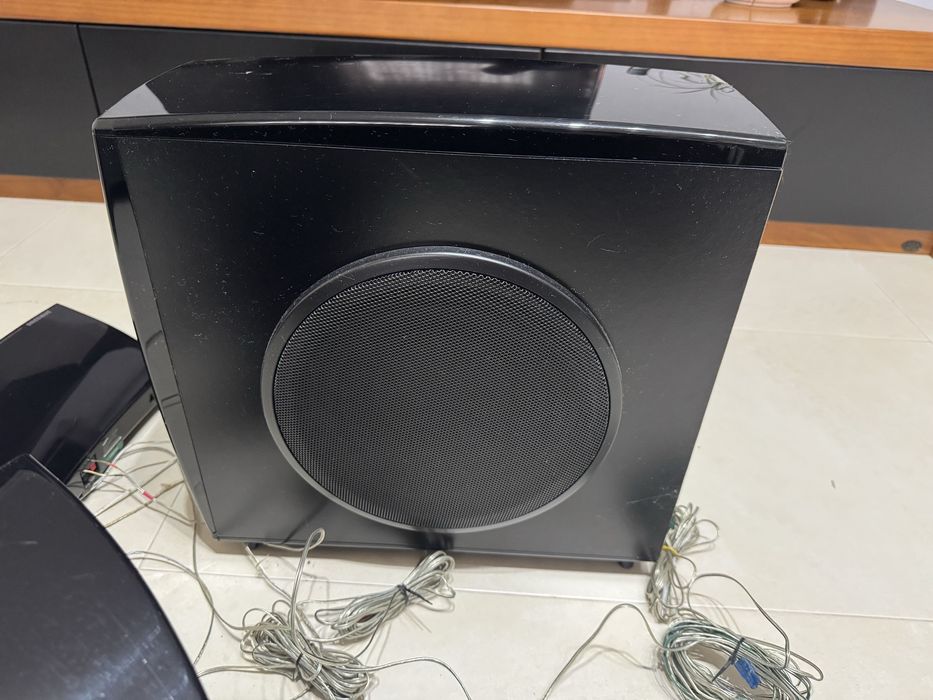Subwoofer e colunas Samsung