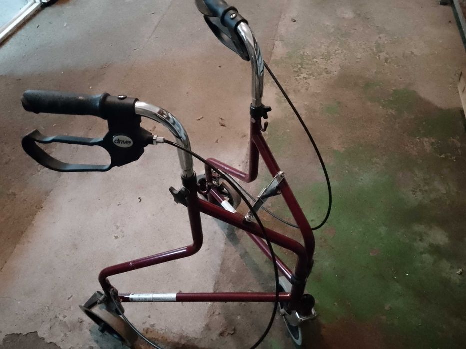 Продам ходунки Ролатор для взрослых.