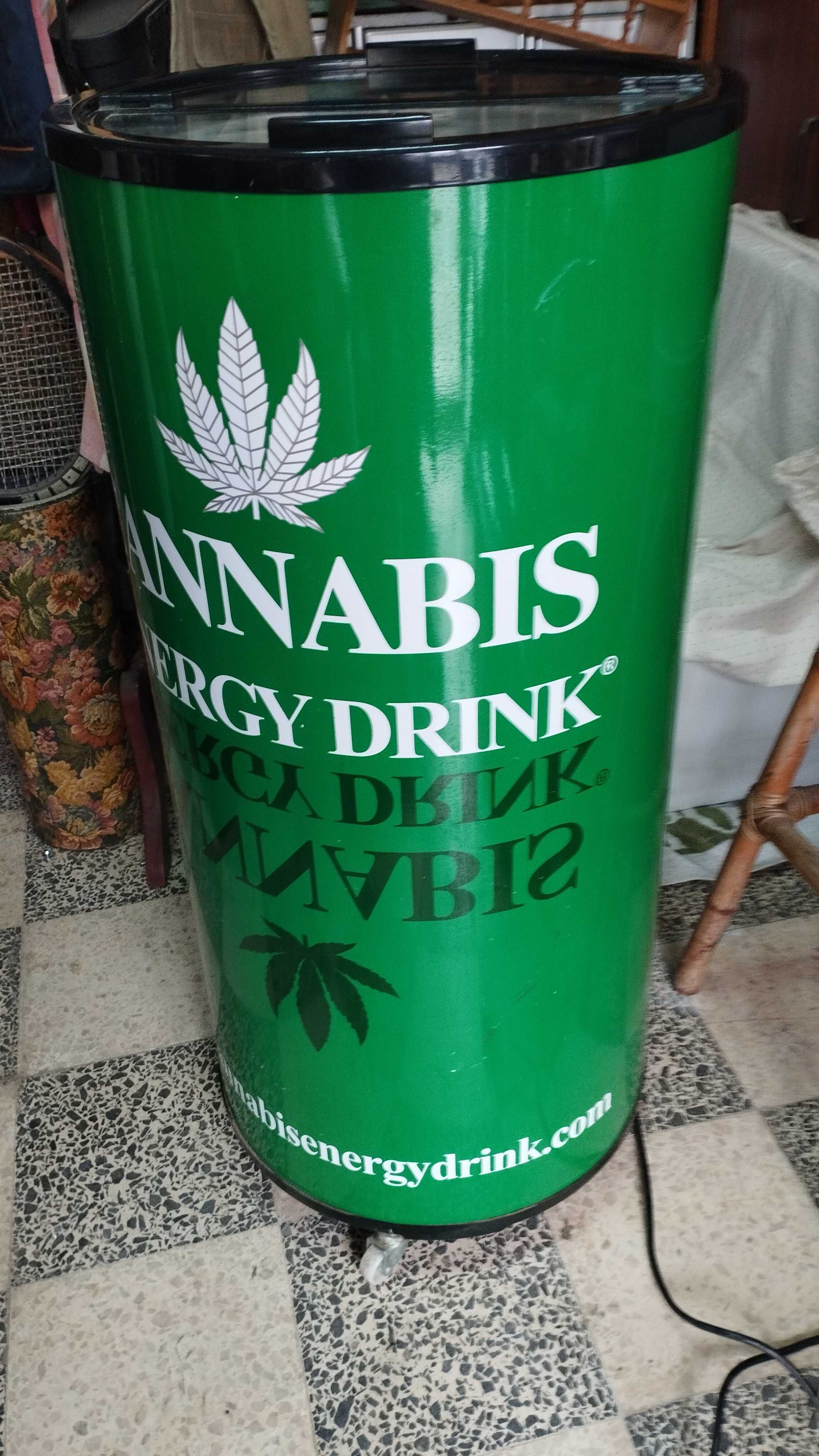 Refrigerador cannabis energy drink