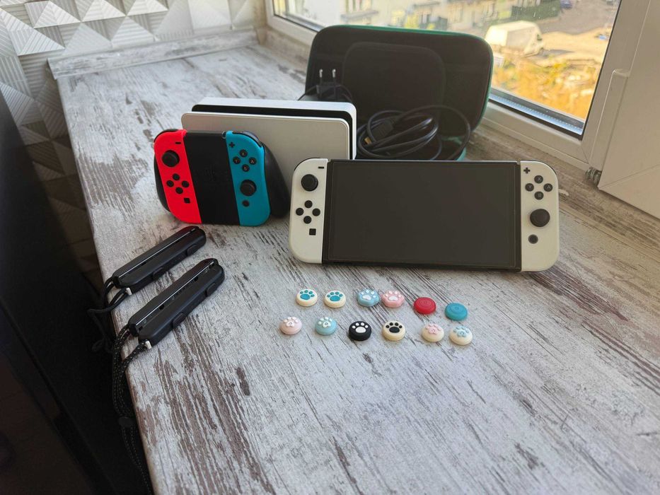 Продаю Nintendo Switch OLED(НЕ ПРОШИТИЙ)