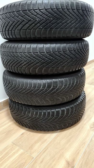 Opony PIRELLI CINTURATO WINTER 195/65 R15 . Sprzedaż zestawu 4 szt.