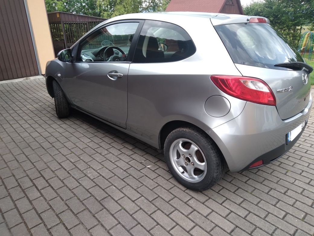 Mazda 2 1,3 benzyna,ładna bez korozji,klima,centralny zamek,alu 09r