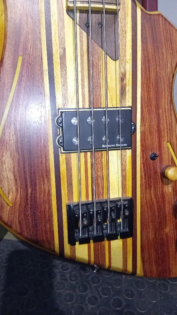 Baixo 4 cordas luthier Angel Joseph
