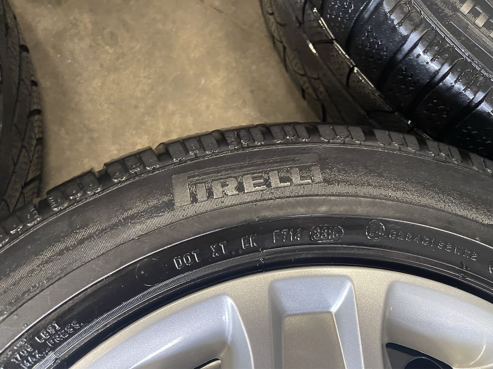 Koła Felgi Opony Ford S-Max Galaxy Kuga 235/55R17 Pirelli