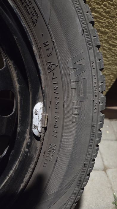 opony zimowe toyota yaris 4 szt stan bdb