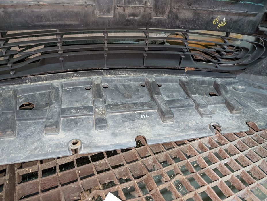 Передній бампер Renault Zoe