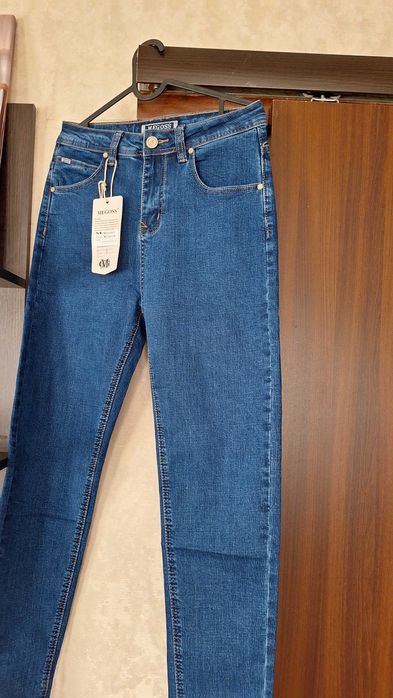 Нові джинси з біркою мом