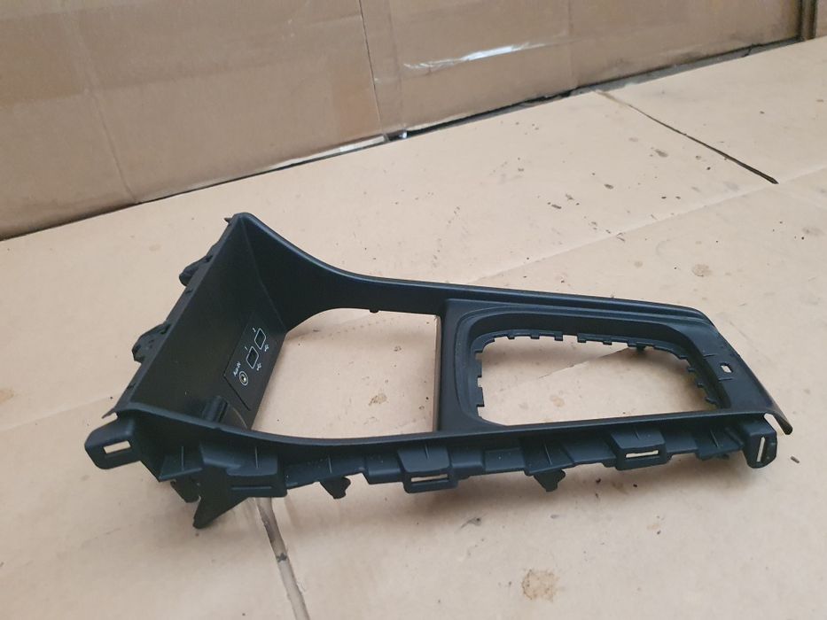 Renault Captur II tunel środkowy Góra osłona 2019-