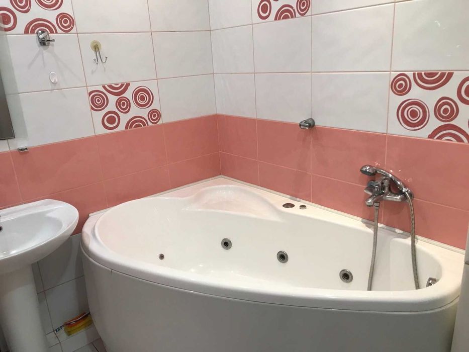 Сдам  3-ех.комнатную квартиру на Салтовке  ул. Единства(Краснодарская)