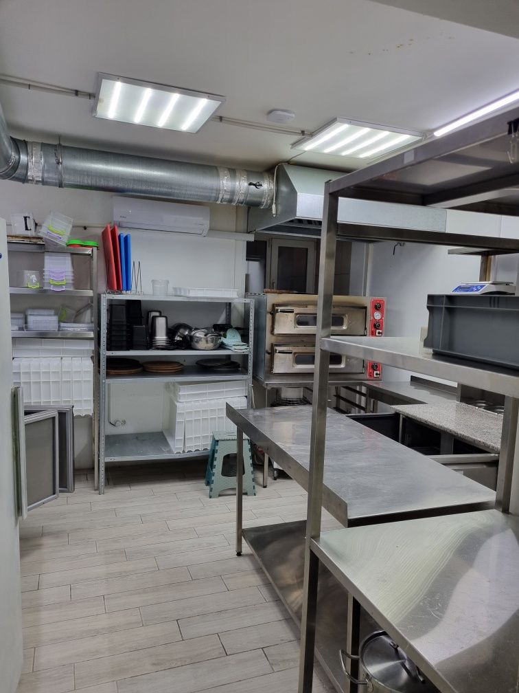 Продам готовый бизнес кухня, вытяжка, оборудование,  Артёма 10