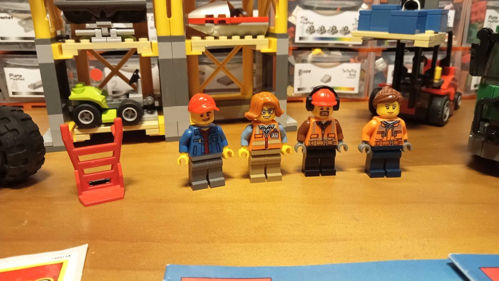 LEGO CITY 60169 Cargo Terminal