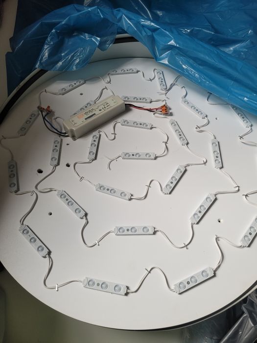 Reklama świetlna led, średnica 65cm, szybka zmiana naklejki