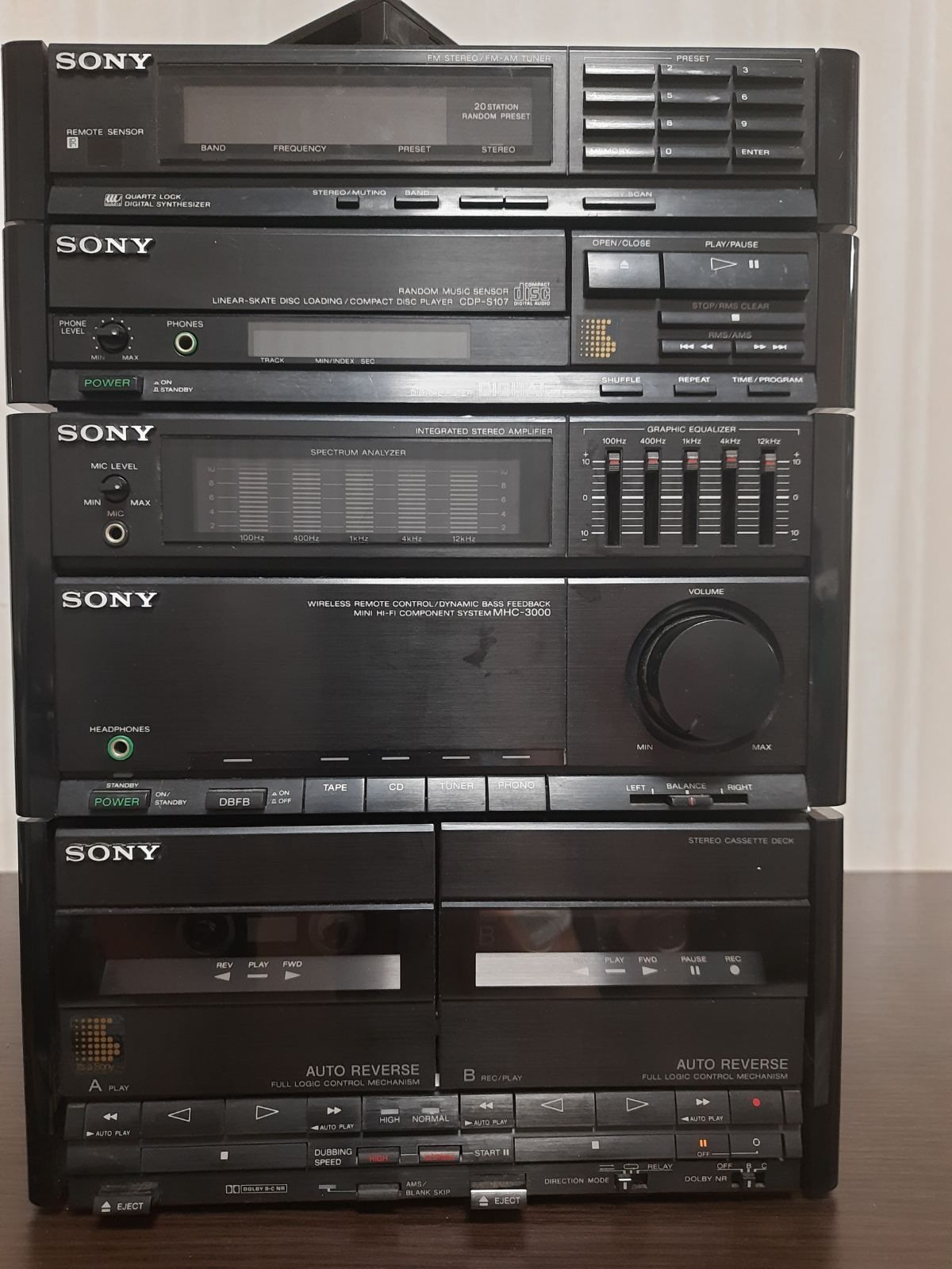 Sony mhc 3000  +,cdp s107,пульт ,мануал, без колонок.