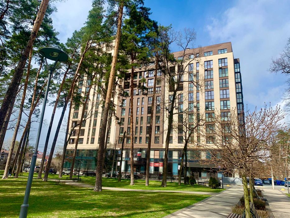 Продам простору 3-кімнатну квартиру з терасою - центр Ірпеня!