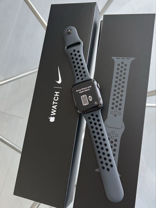 Apple Watch Nike 6 44 мм Space Gray Aluminum