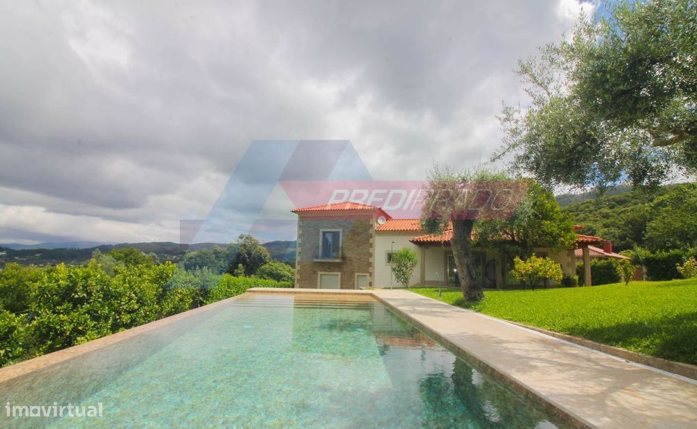 Luxuosa moradia de luxo T4 nova com piscina - Ponte de Lima!