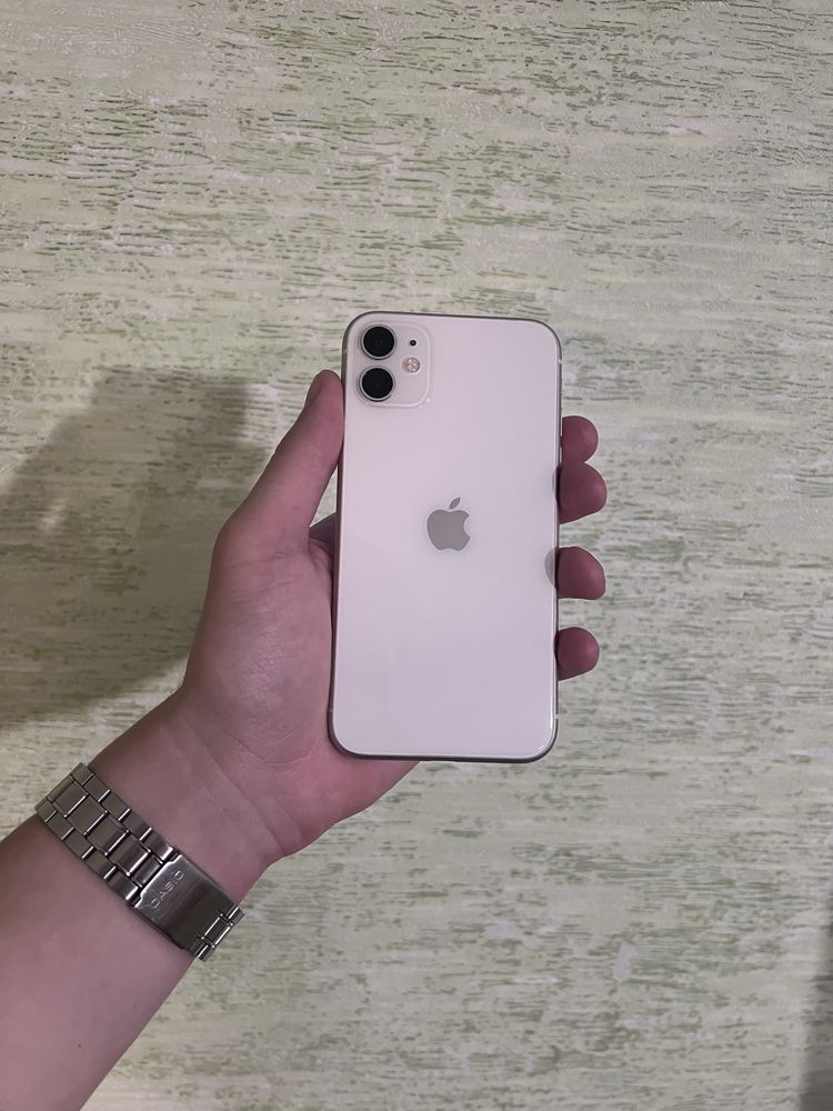 Iphone 11 white айфон 11 білий Стан гарний