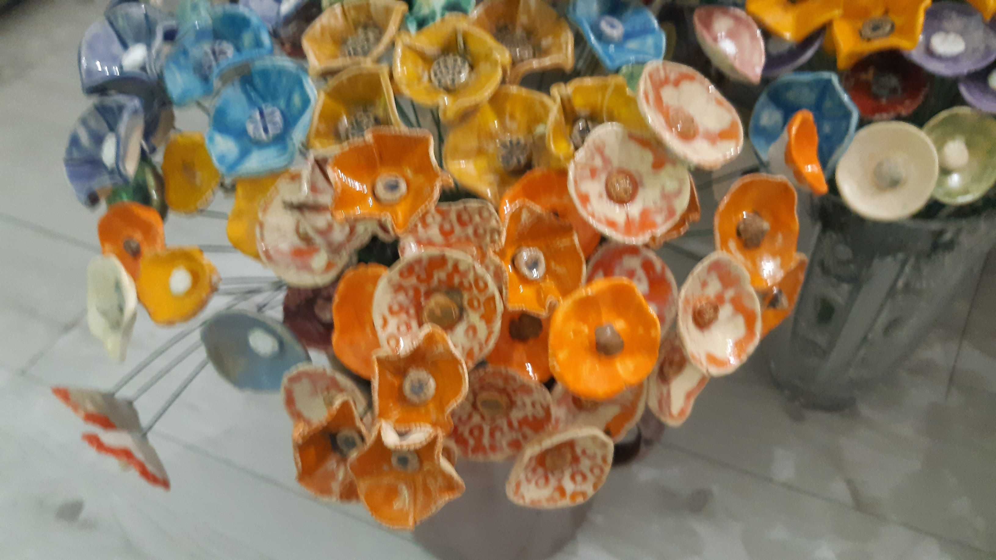 Kwiaty ceramiczne, ozdoba