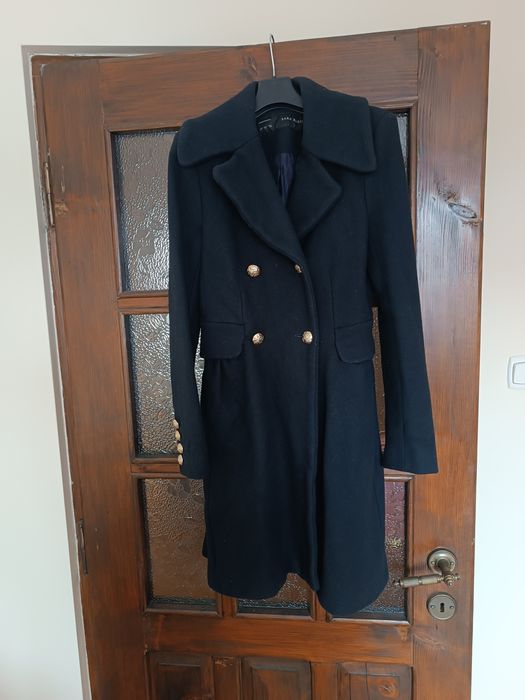 Wełniany długi płaszcz Zara granatowy w stylu marynarskim