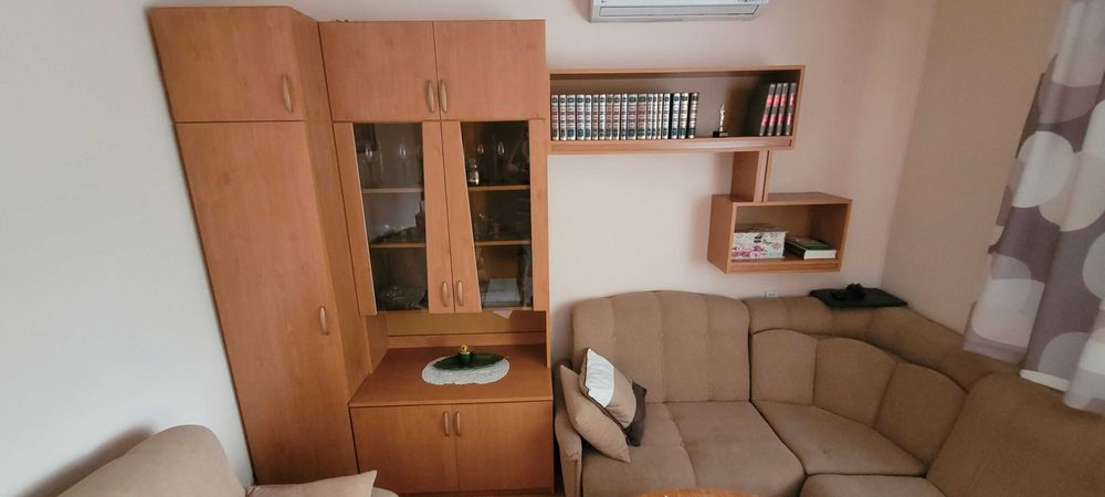 Meble-Sprzedam zestaw mebli do salonu. Bardzo dobry stan.