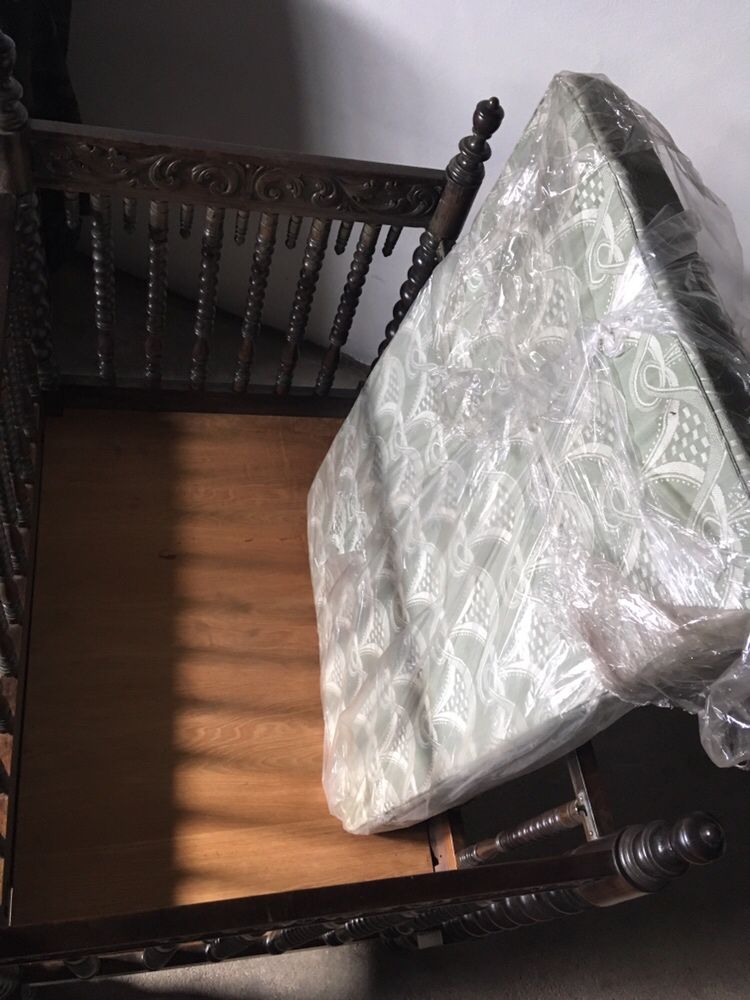 Berço cama antigo em madeira