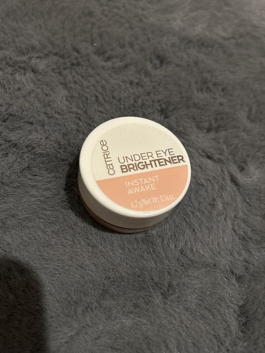 Rozświetlacz pod oczy Catrice Under Eye Brightener 010 Light Rose