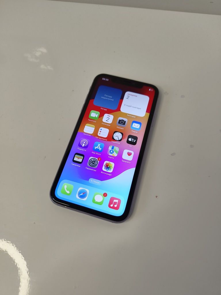 iPhone 11 64 гб телефон заблокований
