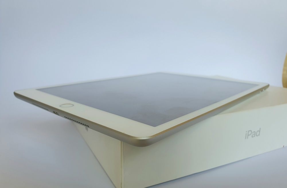 iPad 7 32gb wifi A2197 Silver робочій цілий подарунок!