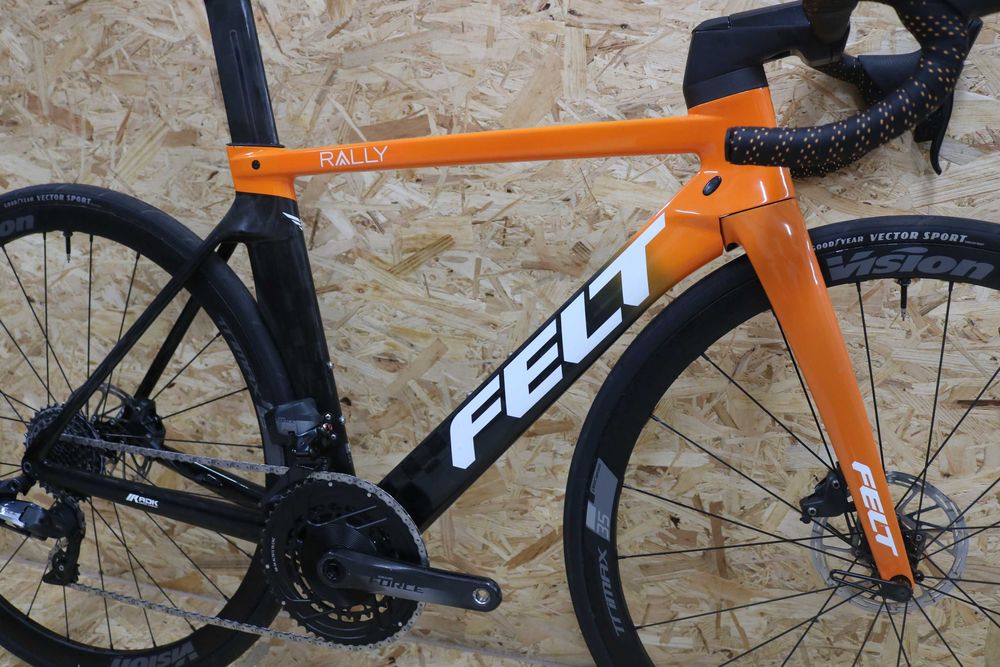 Bicicleta carbono disco - Felt AR - Sram Force AXS 2x12v