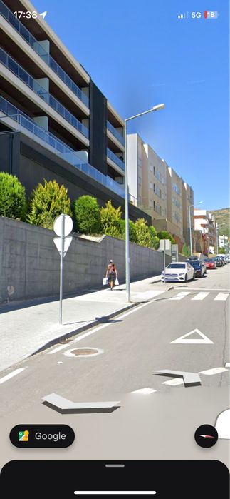 Aluguer de garagem para dois carros