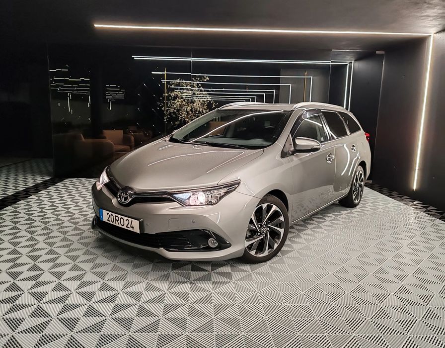 Toyota Auris Touring Sports 1.4 D-4D C.+P.Sport+Navi