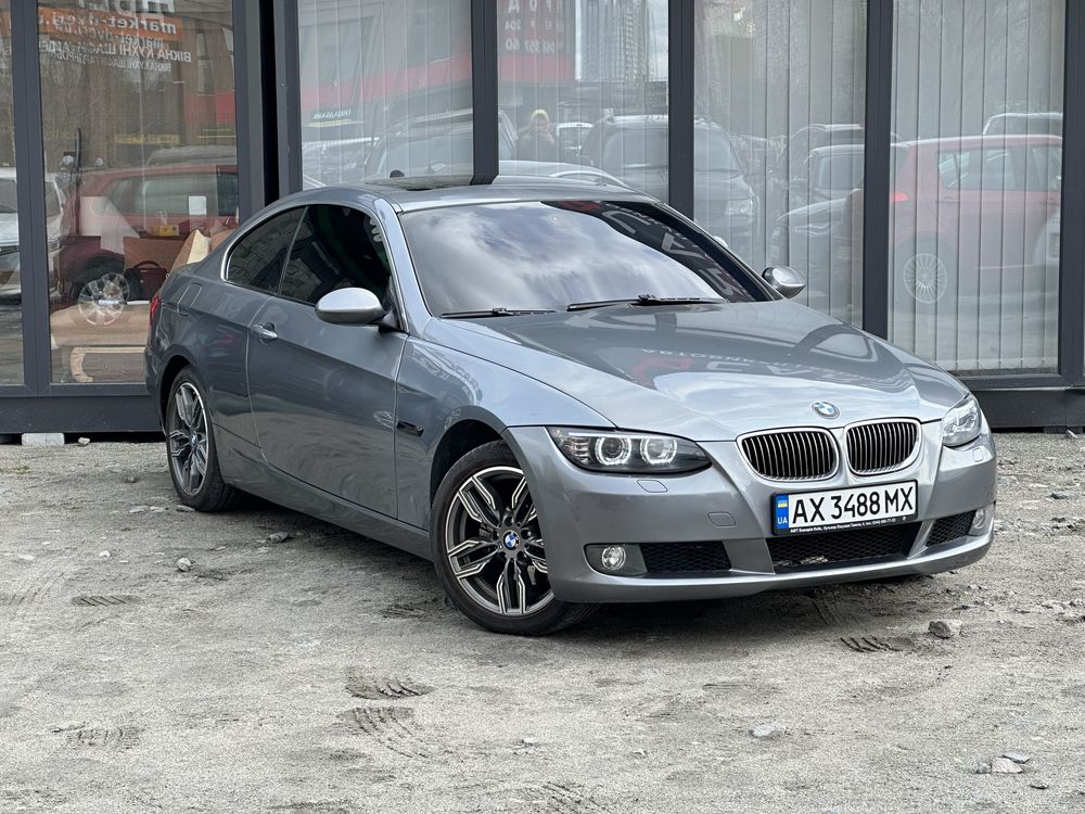 BMW 3 Series 2009 рік