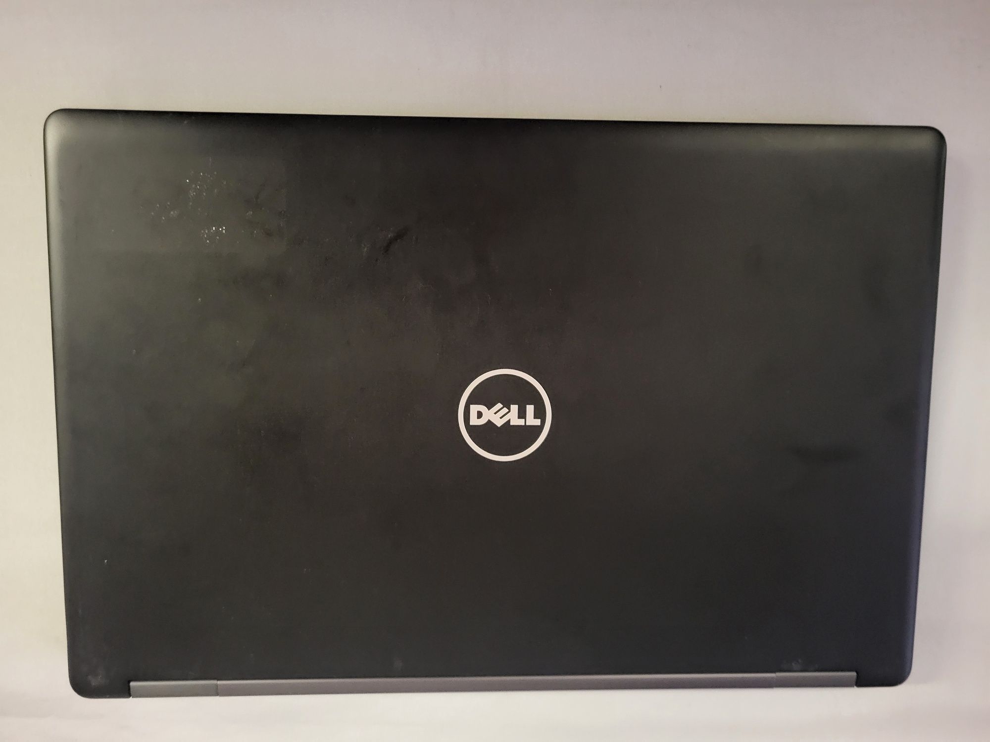 Sprzedam calą obudowe wraz z zawiasami do Dell Precision 3530