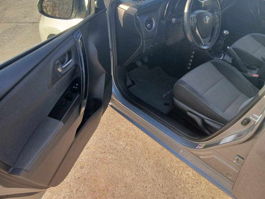 Toyota auris touring Sport 1.4 D4D