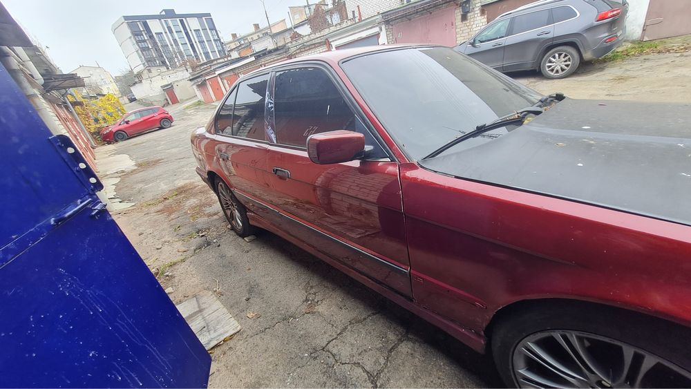 Двери бмв е34 в хорошем состоянии