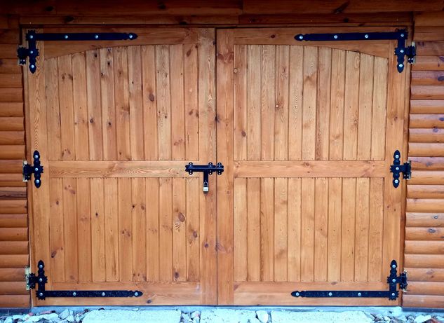 Drewniane dwuskrzydłowe drzwi garażowe !