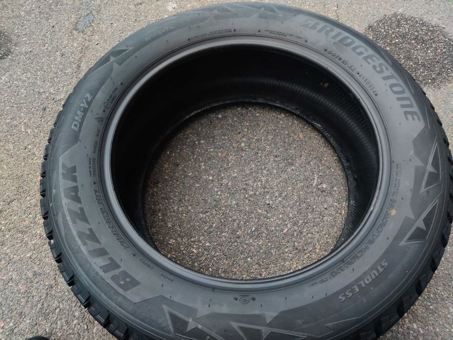 R20 275 55 шини зимові 24р Bridgestone Blizzak DM-V2
