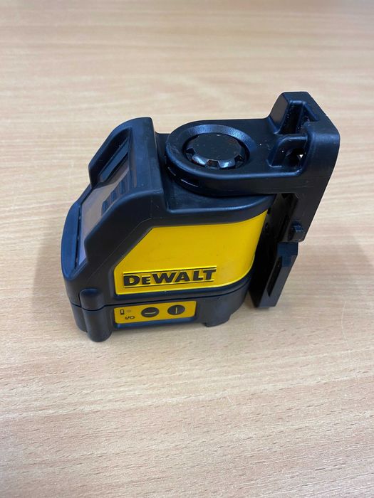 DeWalt DW088 laser krzyżowy samopoziomujący czerwony Dewalt