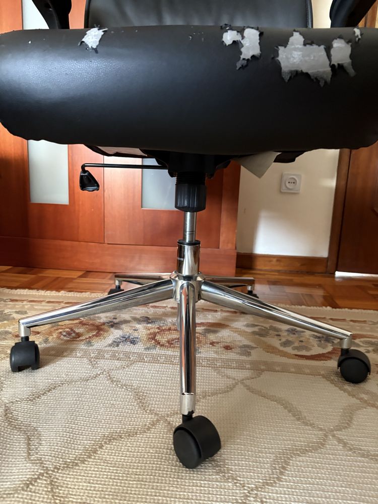 Cadeirao de secretaria para restauro