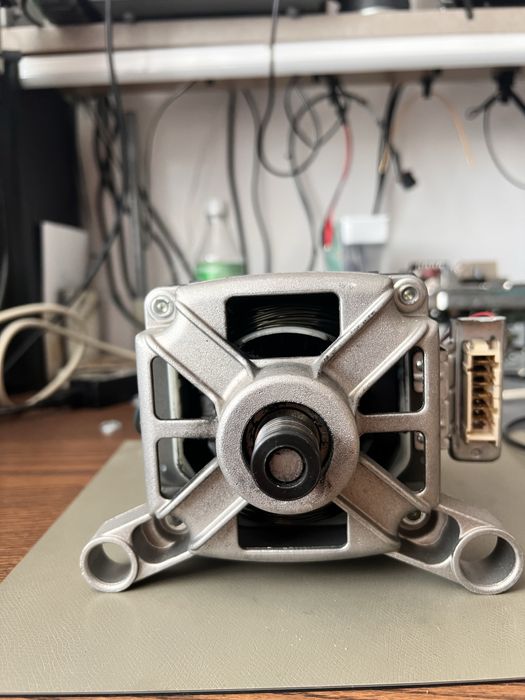 Silnik pralki C.E. SET. MCA 45/64-148/CY3 1600rmp 1,85A 400W